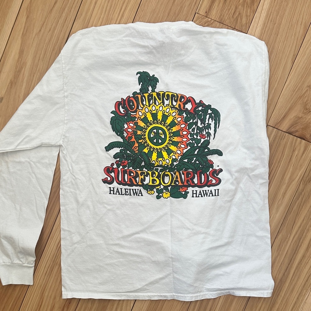 Retro Style Surf Tee – Haleiwa Hawaii Psychedelic Graphic